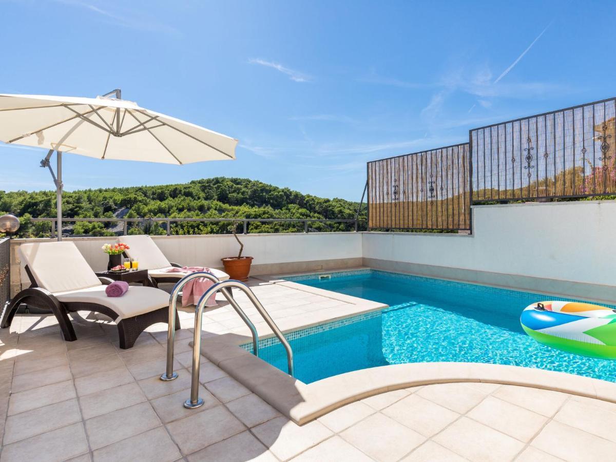 Luxurious Villa In Selca With Pool Buitenkant foto
